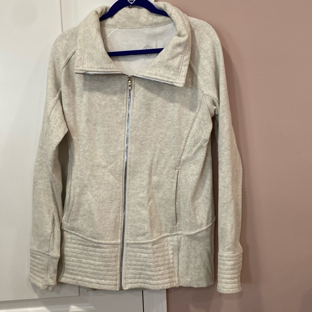 Cream lululemon sweatshirt with zipper